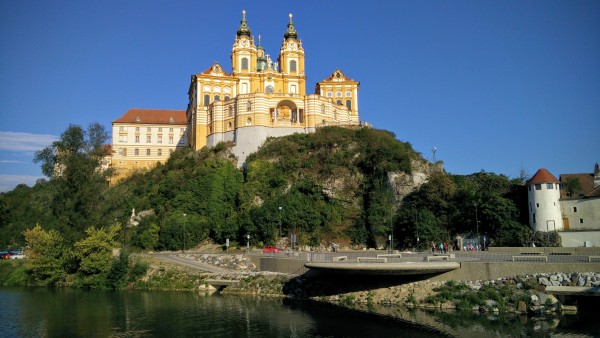 Famous Benedictine Abbey (is there another type of abby?) at Melk. /posts/2015/10/2015-10-06-austria-passua-to-vienna/images/wpid-wp-1442669539990-600x338.jpg